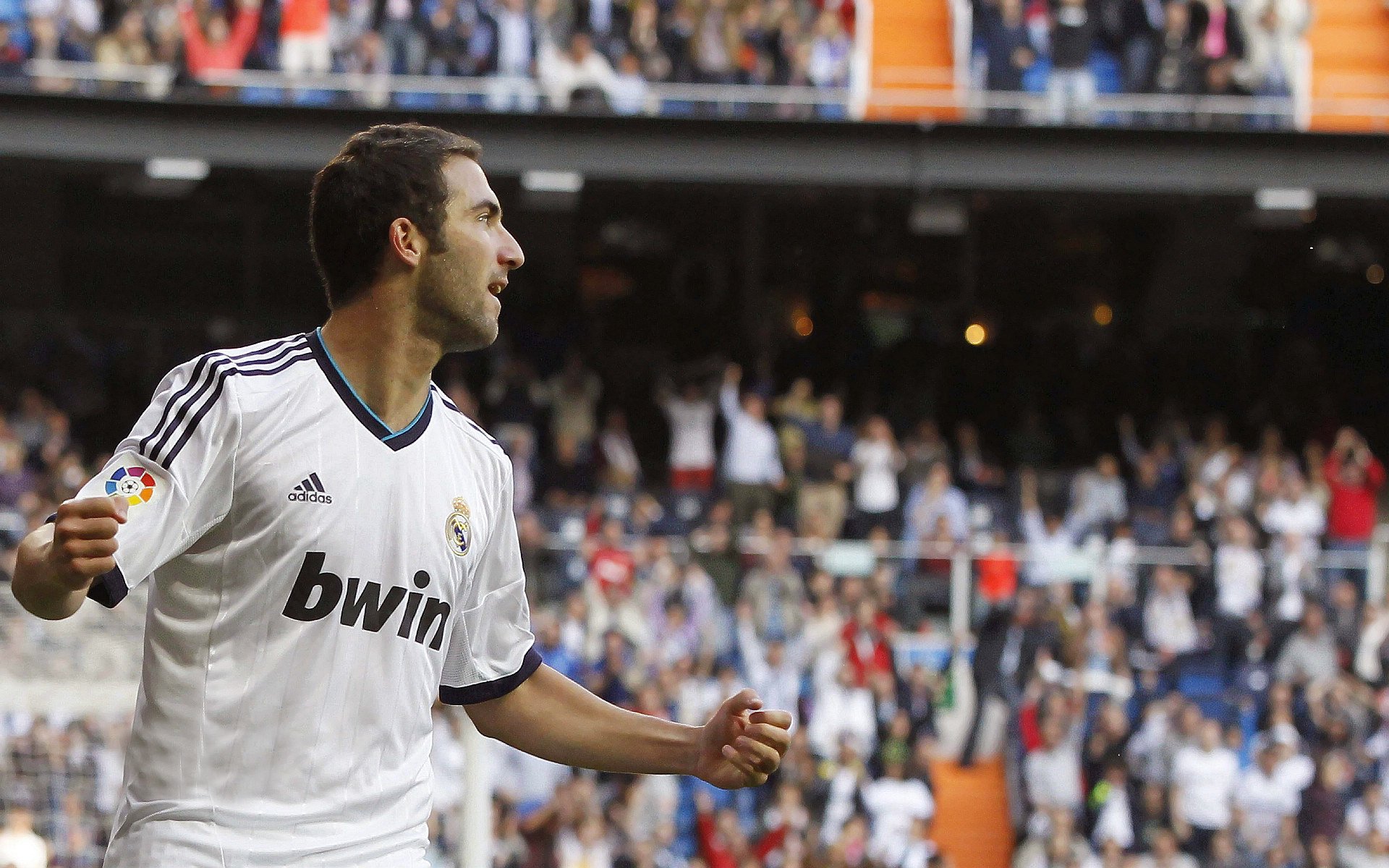 “武汉马拉松：速度与耐力的巅峰对决！”